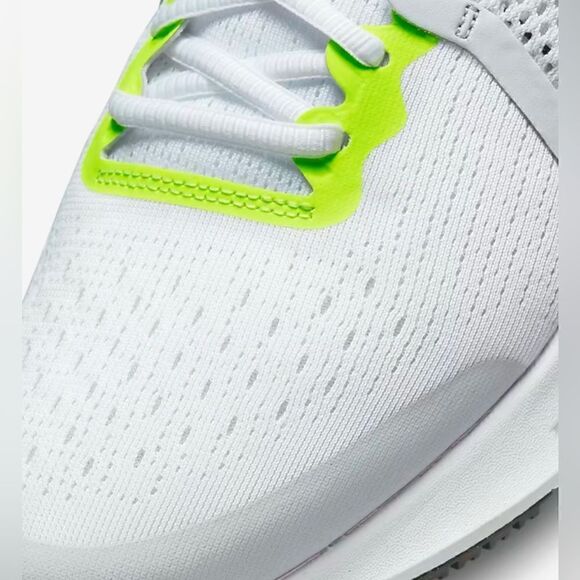 NWT Nike Zoom Prevail  - Picture 6 of 12